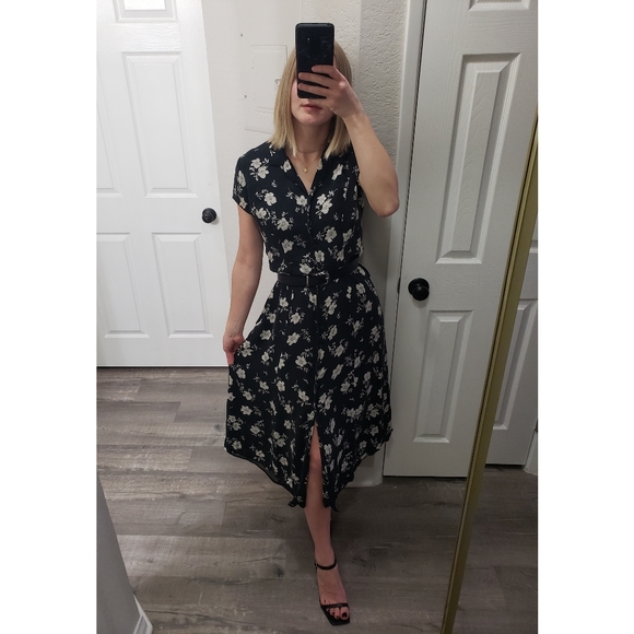 Ralph Lauren Dresses & Skirts - Ralph Lauren 100% Silk Floral Midi Button Dress